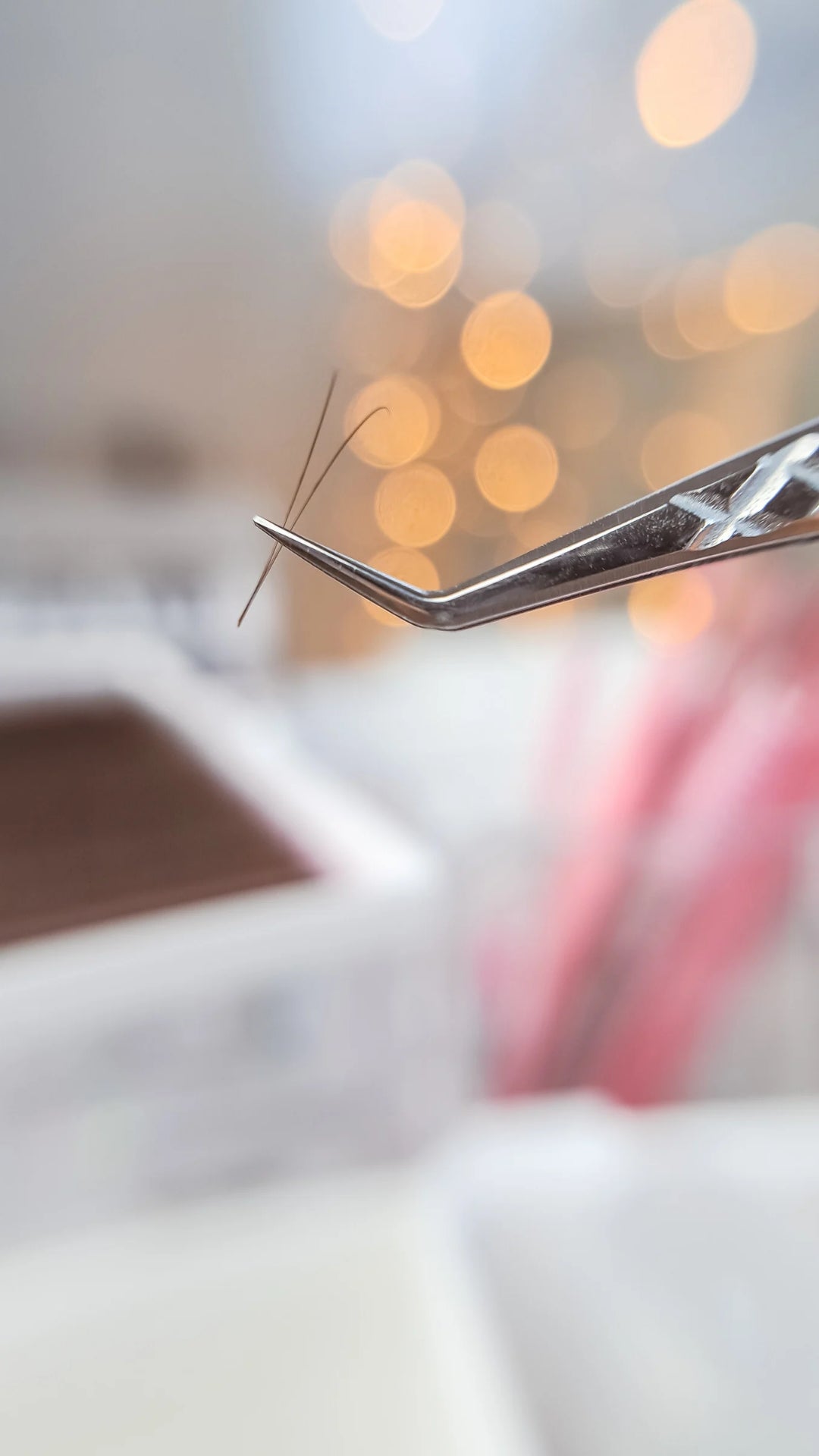 "Завършек с мигли"